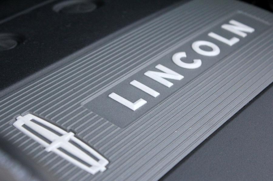  Lincoln MKX 2011 года  (фото 31 из 105)